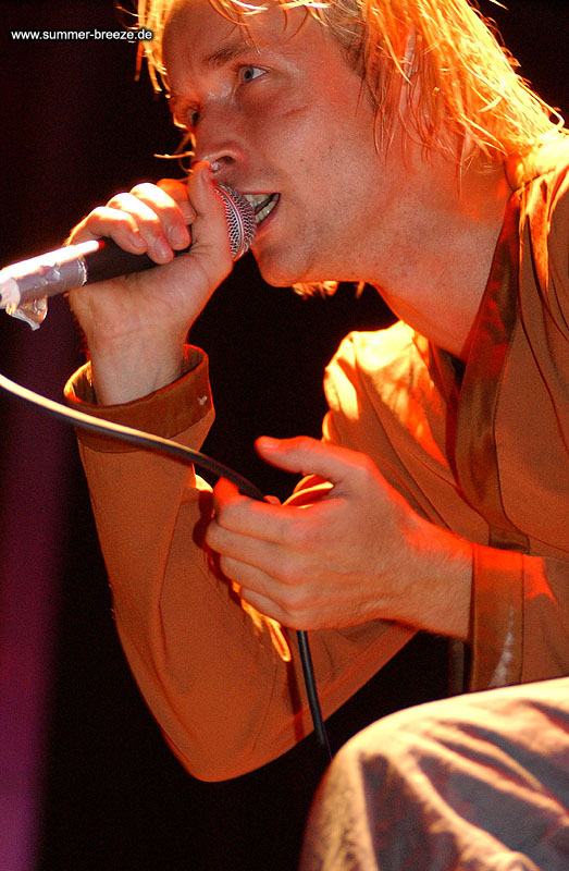 Bild eines Mitglied der Band Die Letzte Instanz beim Live Auftritt.